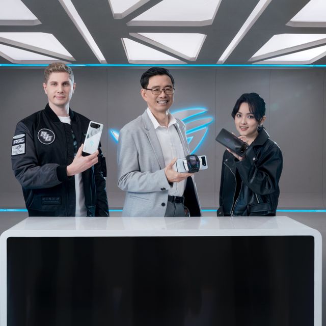 S.y. Hsu, Erik Cedervall and Ariel Cheng Presents Rog Phone 7 for Those Who Dare Virtual Launch Event